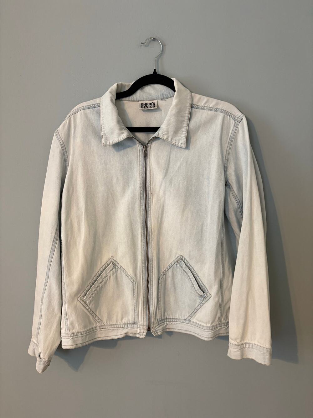 VTG 90s distressed denim jacket women’s size M
